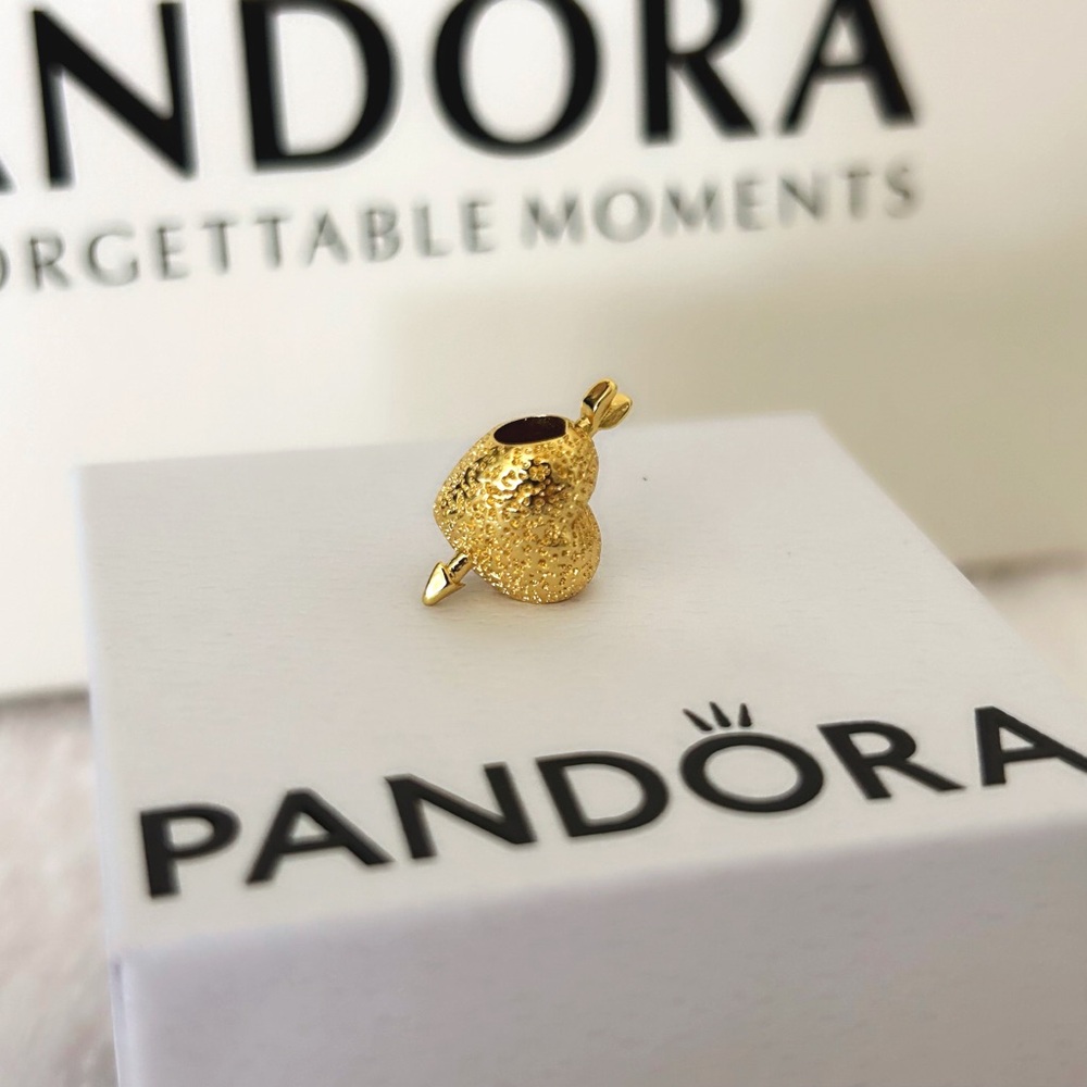 PANDORA Cupid Heart Charm w/box - Picture 2 of 9